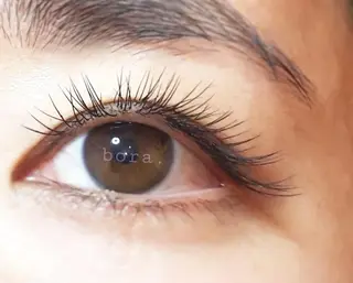 マツエク・マツパ 💜bora .のネイルデザイン