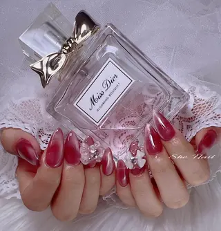 ネイル She   Nail所属・ISA_ BELLAのネイルデザイン