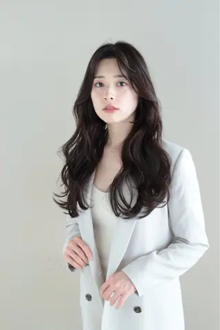 セミロング AFLOAT TOKYOのヘアスタイル