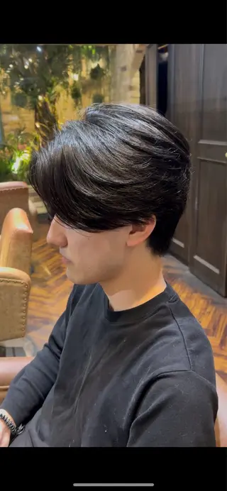 ショート モナン新宿所属・曲がる縮毛 メンズ 毛流れ 佐々木 優のヘアスタイル