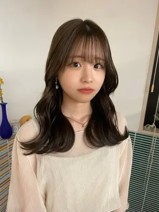 カラー ハイトーン縮毛/暖色 なーな🎀🤍のヘアスタイル