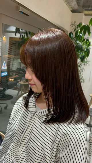 ミディアム カラー 赤みゼロ 🤎柔ベージュのヘアスタイル