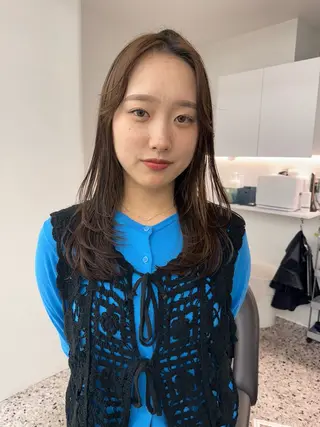 セミロング ✨ブリーチ/顔周り レイヤー¦YUKA✨のヘアスタイル