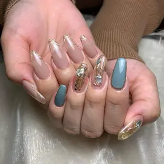 ネイル repos~ルポ~所属・里見 麗のネイルデザイン