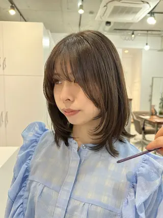 ミディアム カイリ /レイヤーカットのヘアスタイル