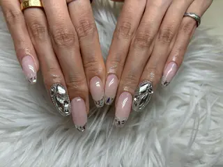 ネイル SOARE🤍 🤍のネイルデザイン