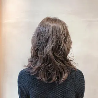 ミディアム コクブ アキヨのヘアスタイル
