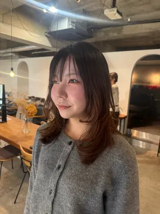 ミディアム 寺本 奈央のヘアスタイル