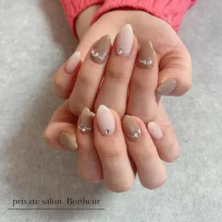 ネイル BONHEUR Annaのネイルデザイン