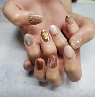 ネイル nailstudio eviz新宿店のネイルデザイン