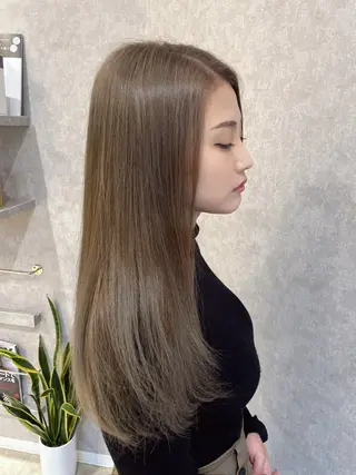 ロング カラー Rina  のヘアスタイル