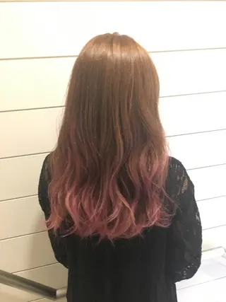 ロング カラー ヘアアレンジ 鍵山 千秋のヘアスタイル