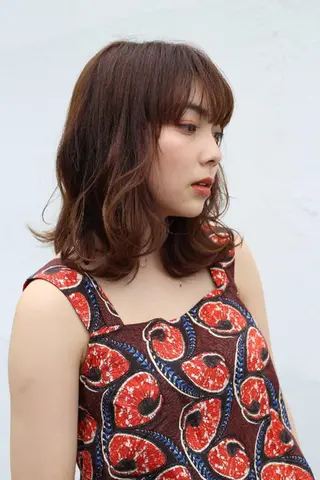 ミディアム 根本 智晴のヘアスタイル