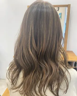 ロング little salt 渋谷店所属・akina＊ブリーチ ♡トレンドヘアのヘアスタイル