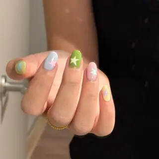ショート カラー LI XINLUのネイルデザイン
