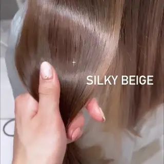 ロング カラー Toiro所属・🤎小顔レイヤー /ベージュ🤎友香のヘアスタイル