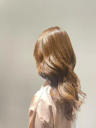 ロング カラー ウォーレントリコミ  ニューヨーク所属・西梅田直結🌹 若林梨音のヘアスタイル