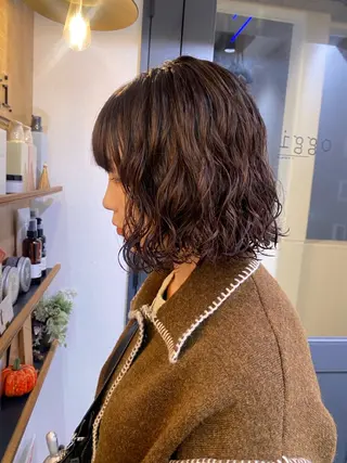 ミディアム 🖤🌀くるくる パーマ🌀🖤ayaのヘアスタイル