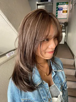 セミロング カラー ナチュラルヘア🫧 ナナミのヘアスタイル