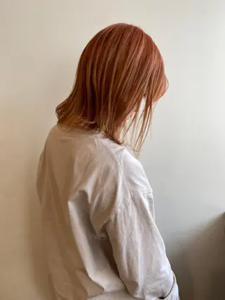 ミディアム カラー MIOベージュカラー 柔らかいカラーのヘアスタイル