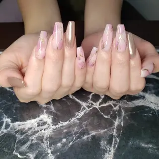 セミロング ネイル クロキ 。のネイルデザイン