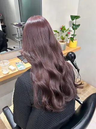 カラー moeka 表参道のヘアスタイル