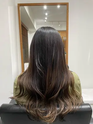 ロング 🐬脱白髪染めカラー 清水大世🐬のヘアスタイル