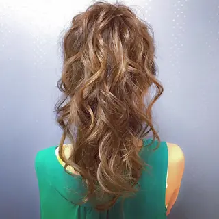 ロング ヘアアレンジ 《カメレオン》 西田美輝のヘアスタイル