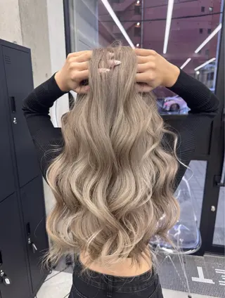 カラー 和木坂 日美のヘアスタイル