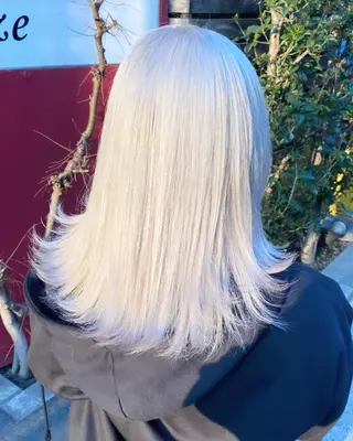 セミロング ホワイト系はお任せ /ブリーチ/店長岩崎のヘアスタイル