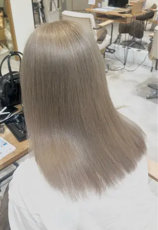 セミロング 名嘉 穂乃花のヘアスタイル