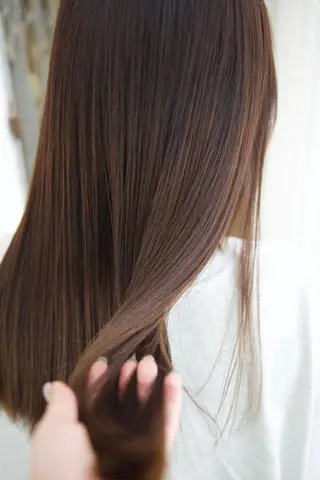 セミロング カラー fio マナミのヘアスタイル