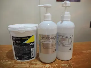 カラー 菅村 勇亮のヘアスタイル