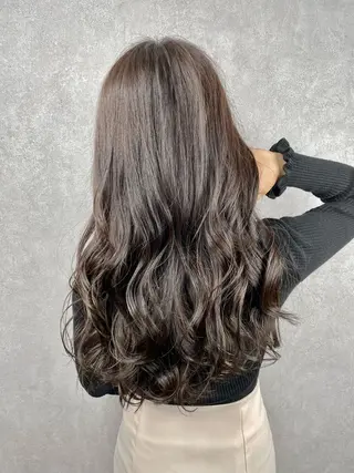 ロング カラー 井本翔太.髪質改善. ベージュ.グレージュのヘアスタイル