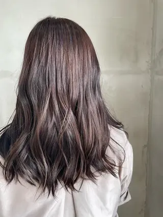 カラー 益 佑夏のヘアスタイル