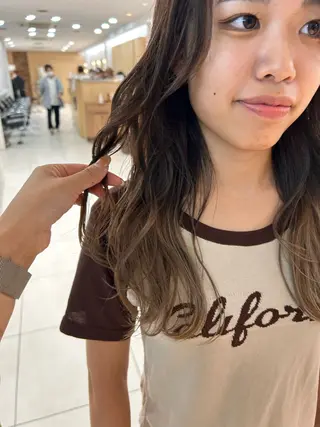 ロング 森部 杏菜のヘアスタイル