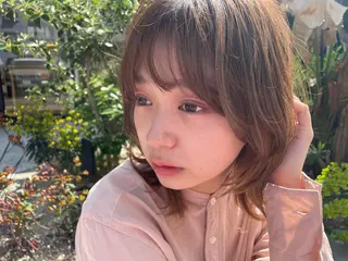 ミディアム 大井 奈那のヘアスタイル