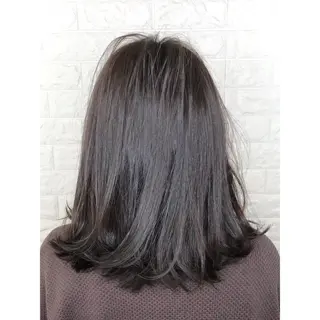 ミディアム カラー KIZU 髪質改善 怪談を語る美容師のヘアスタイル