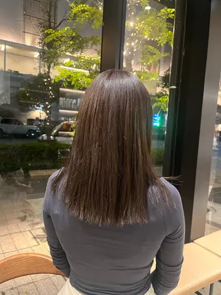 セミロング カラー 大槻 穂都のヘアスタイル