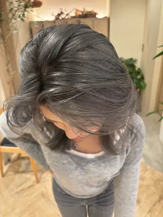 カラー かのうひなこ🌻 レイヤーカットのヘアスタイル