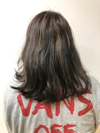 カラー 似合わせ レイヤー須川のヘアスタイル