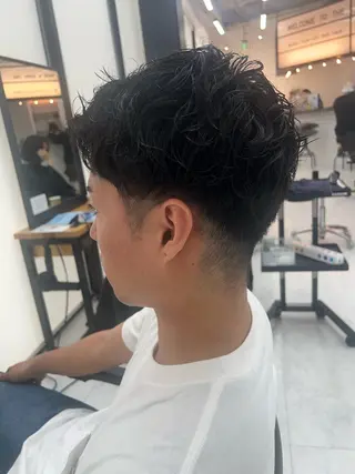 メンズ ダブルカラー寒色系 ボリューム改善ハヤトのヘアスタイル