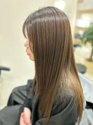 ロング attrait所属・attrait 福岡のヘアスタイル