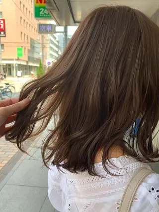 ミディアム カラー 平野 優奈のヘアスタイル