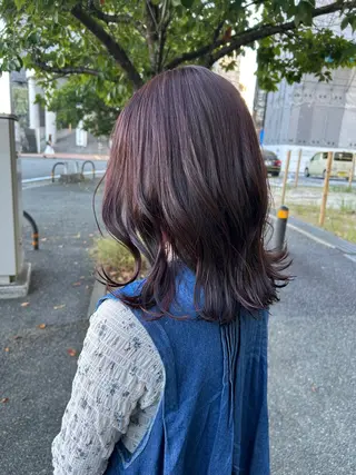 ミディアム 井手 素子のヘアスタイル