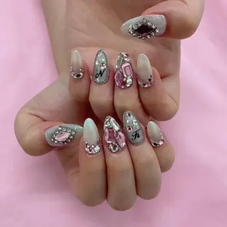 ネイル 五十嵐 美智のネイルデザイン