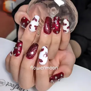 ネイル フラワー ムーンのネイルデザイン