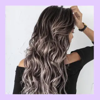 ロング カラー オリーブ/アッシュ やわらか透明感カラーのヘアスタイル