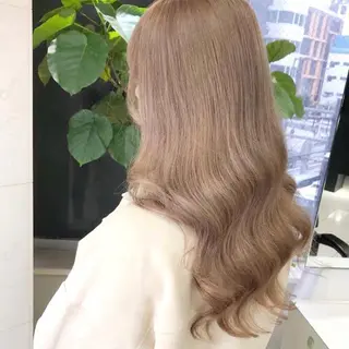 ロング カラー シールエクステ特化 ハイトーン、NANAのヘアスタイル