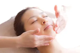 ハーブピーリング/韓国肌管理/フェイシャル/毛穴洗浄/眉毛/顔脱毛【糸脱毛専門】rev所属・ハーブピーリング🌹 毛穴洗浄❤️眉waxのエステ・リラクイメージ